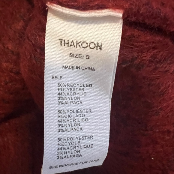 Thakoon turtleneck cropped sweater NWT size Small.
Burgund, Alpaca blend - Picture 5 of 6